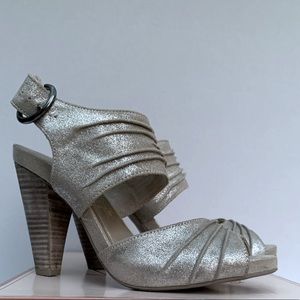 Seychelles women’s metallic heels 7.5